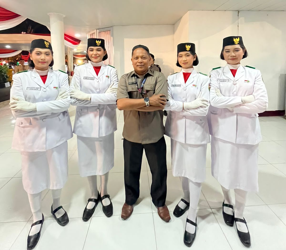 Ket Gambar Aipda Mulyadi Wahid Sukses membawa paskibraka tampil di irujab Gubernur Sulsel 
